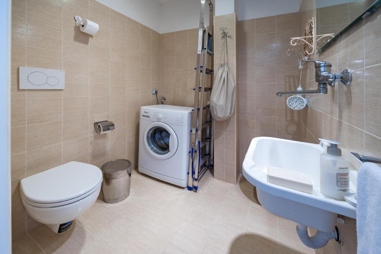 Monticello Apartment Via Cavour Rome Bagian luar foto